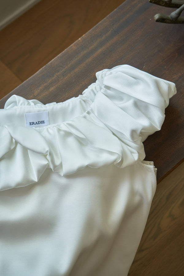 Satin Cape Top <br> -Ｗhite-