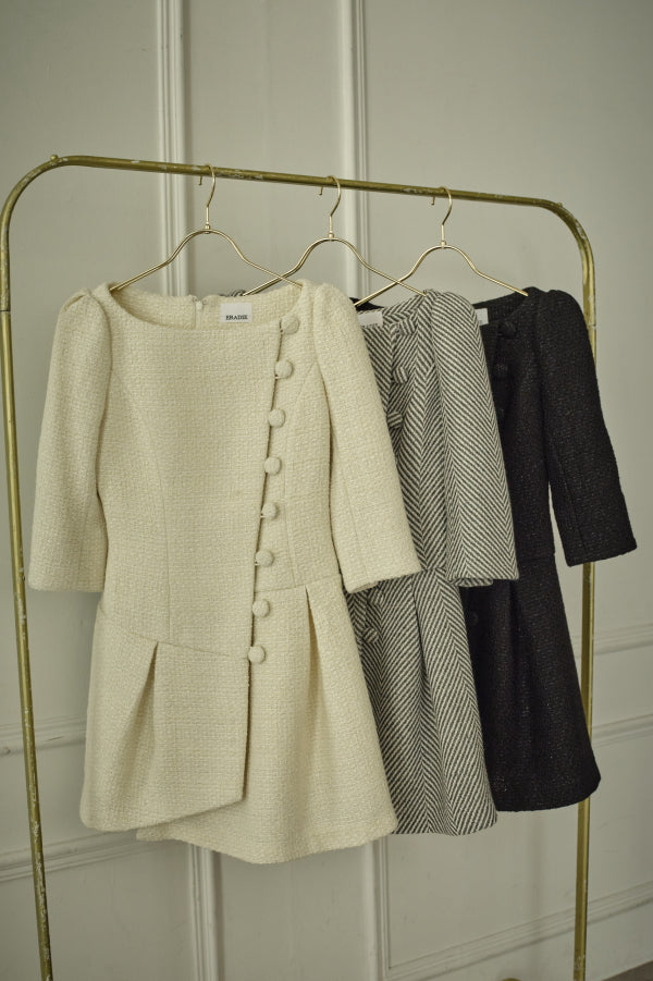 9/8 19時予約開始<br>Sculpted Asymmetric Mini one piece <br> -Off white-