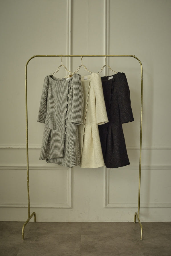 9/8 19時予約開始<br>Sculpted Asymmetric Mini one piece <br> -Off white-