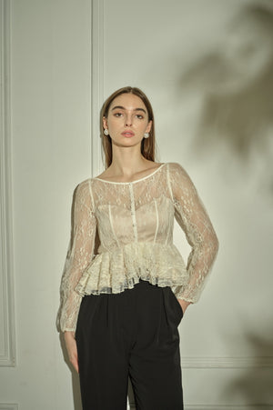 9/8 19時予約開始<br>Sheer Lace Peplum Top <br> -Off white-