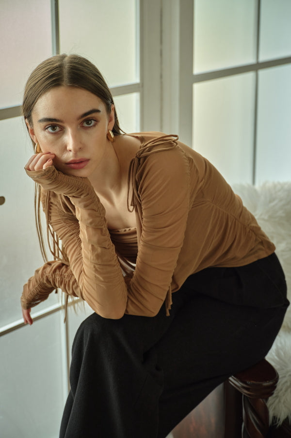 9/8 19時予約開始<br>Ribbon Shoulder Draped Top <br> -Mocha-