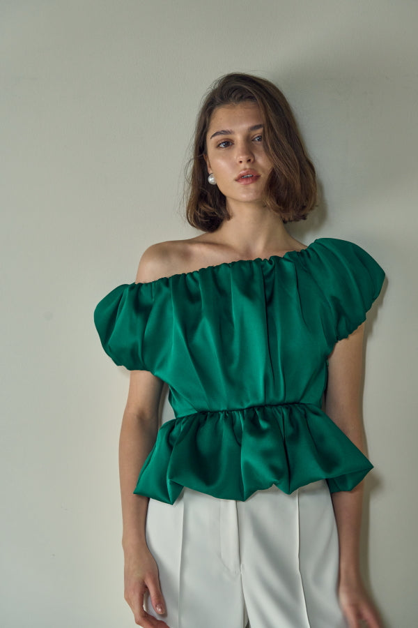 【Pre-order】Satin open back top  <br> -Green-