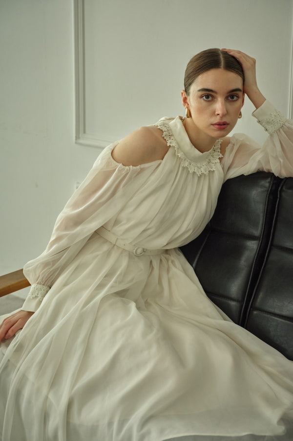 9/8 19時予約開始<br>Open Shoulder Lace Dress <br> -Off white-