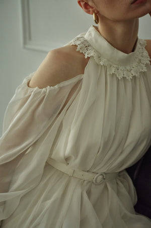 9/8 19時予約開始<br>Open Shoulder Lace Dress <br> -Off white-