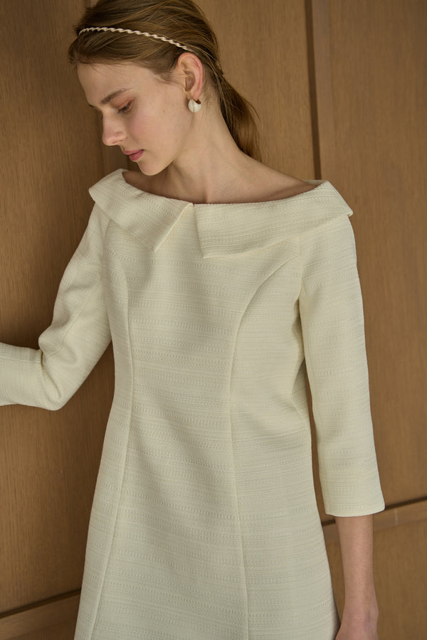 Off-Shoulder Collar Mini One Piece <br> -Off white-
