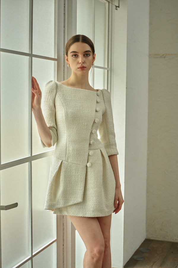 9/8 19時予約開始<br>Sculpted Asymmetric Mini one piece <br> -Off white-