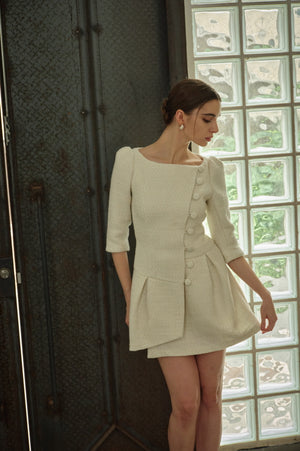 9/8 19時予約開始<br>Sculpted Asymmetric Mini one piece <br> -Off white-