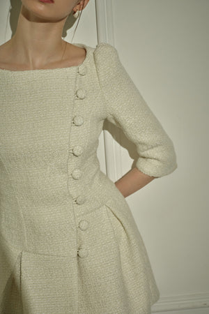 9/8 19時予約開始<br>Sculpted Asymmetric Mini one piece <br> -Off white-