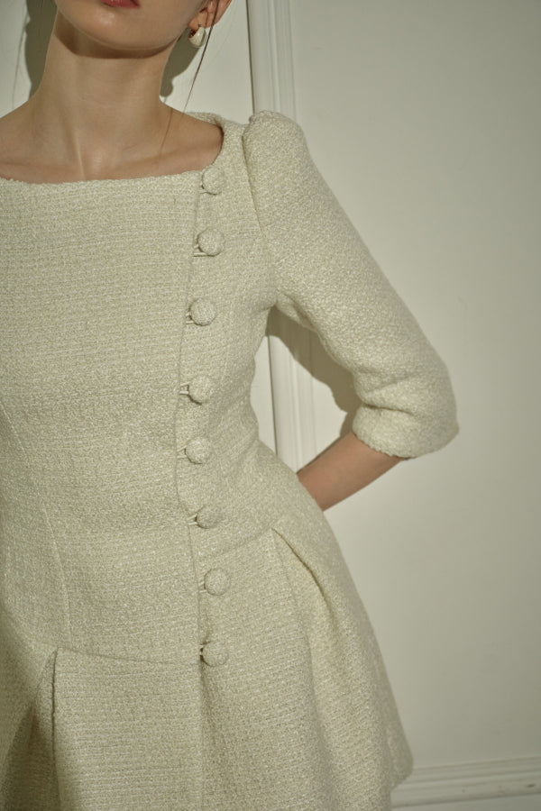 9/8 19時予約開始<br>Sculpted Asymmetric Mini one piece <br> -Off white-