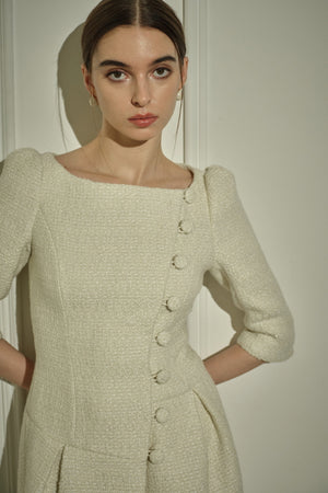 9/8 19時予約開始<br>Sculpted Asymmetric Mini one piece <br> -Off white-