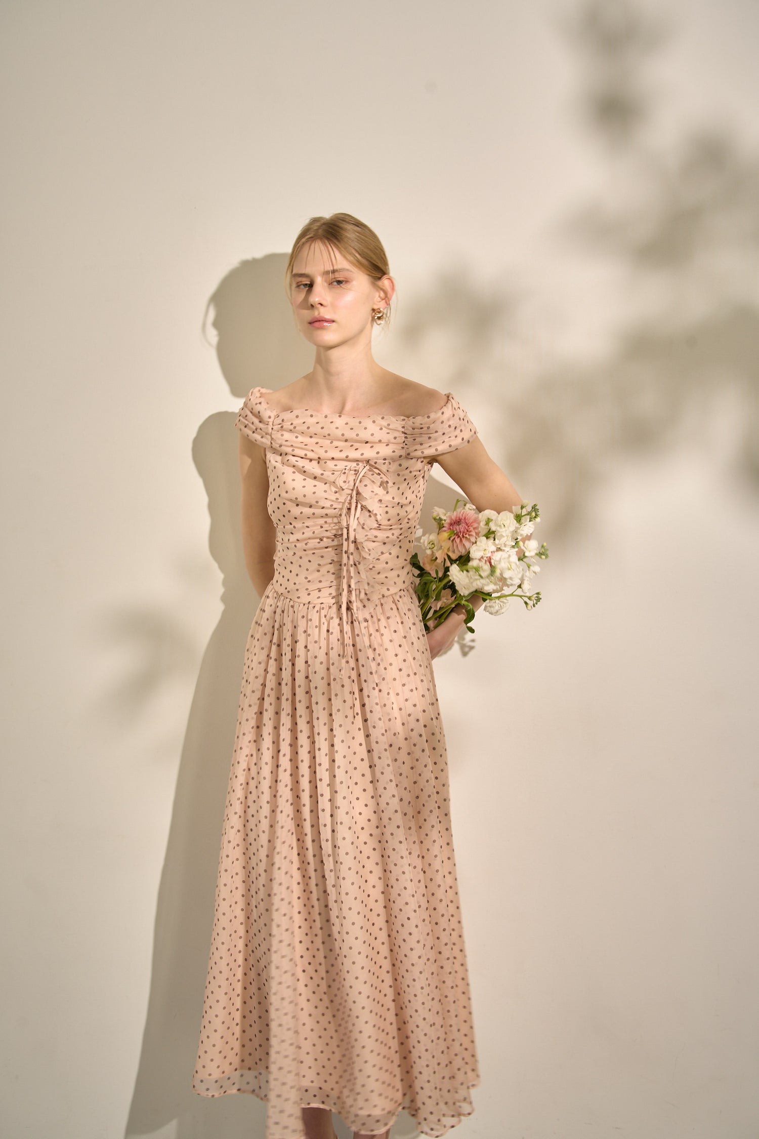 【Pre-order】 Asymmetric Off-Shoulder Drape One Piece <br> -Mauve×br dot-