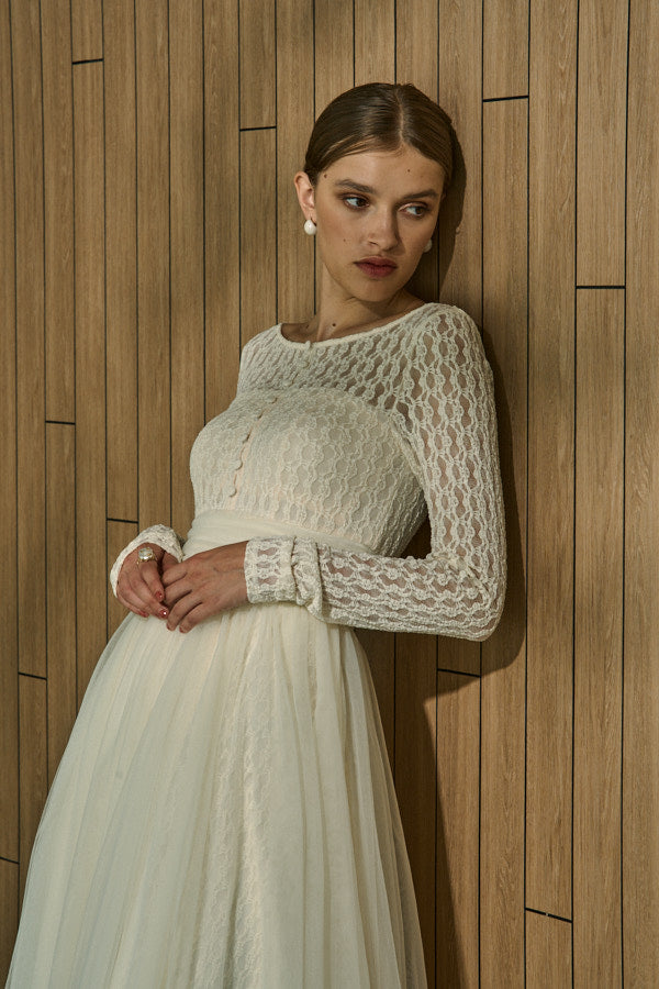 ERADIE エラディエ Flocked Tulle Lace Dress エラディエ | Flocked Tulle Lace Dress 繊細なドットチュールを惜しみ