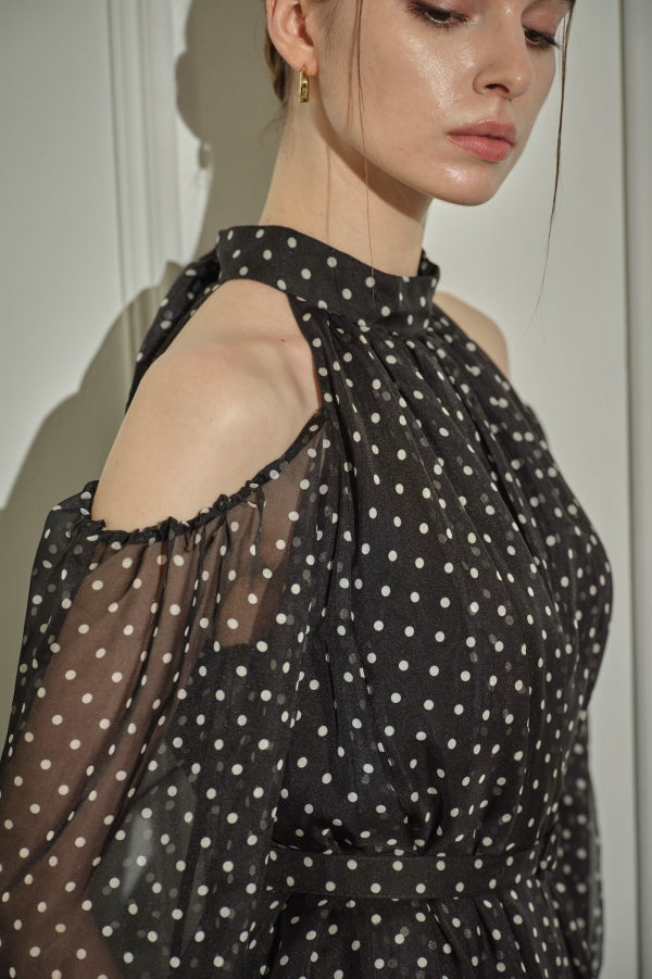9/8 19時予約開始<br>Open Shoulder Dot Dress <br> -Black DOT-