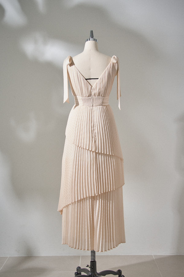 エラディエ　アイボリー プリーツ パーティードレス Pleated tiered dress -Ivory- – ERADIE