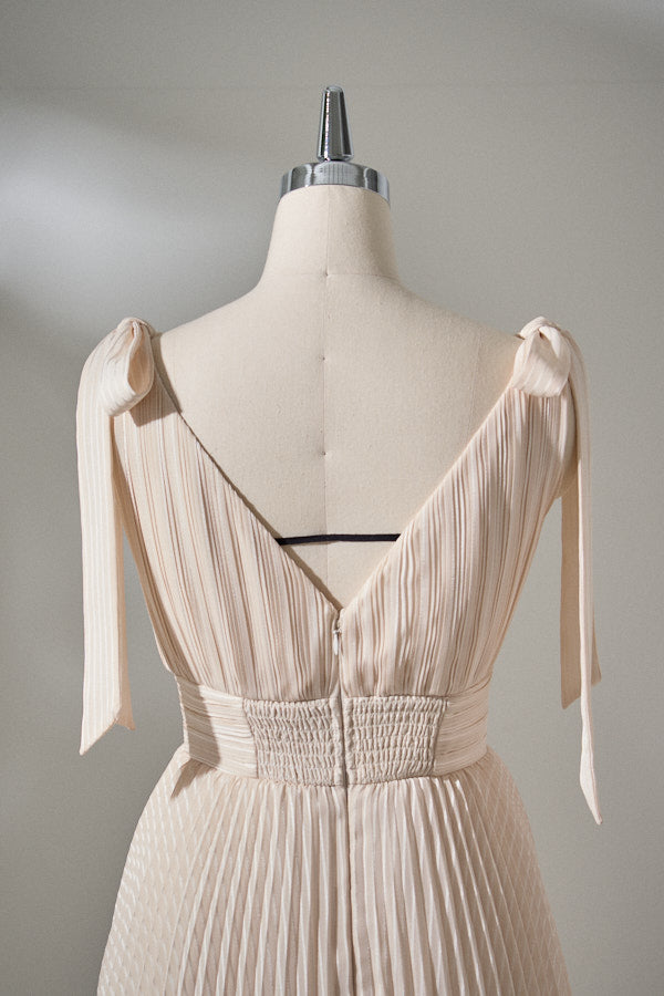 エラディエ　アイボリー プリーツ パーティードレス Pleated tiered dress -Ivory- – ERADIE