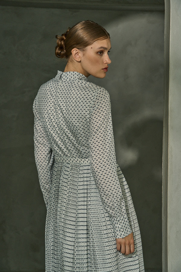 Classic Pleated One-piece  <br> -Ｗhite-