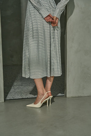 Classic Pleated One-piece  <br> -Ｗhite-