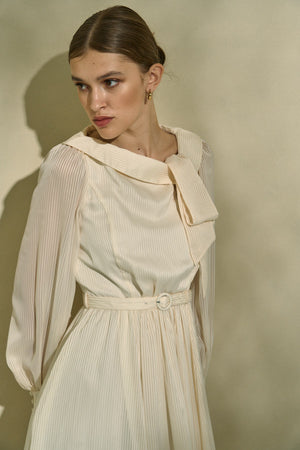 Asymmetrical Tie Satin Dress  <br> -Off white-