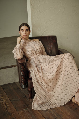 9月8日19時予約開始　Open Shoulder Dot Dress <br> -Mauve DOT-