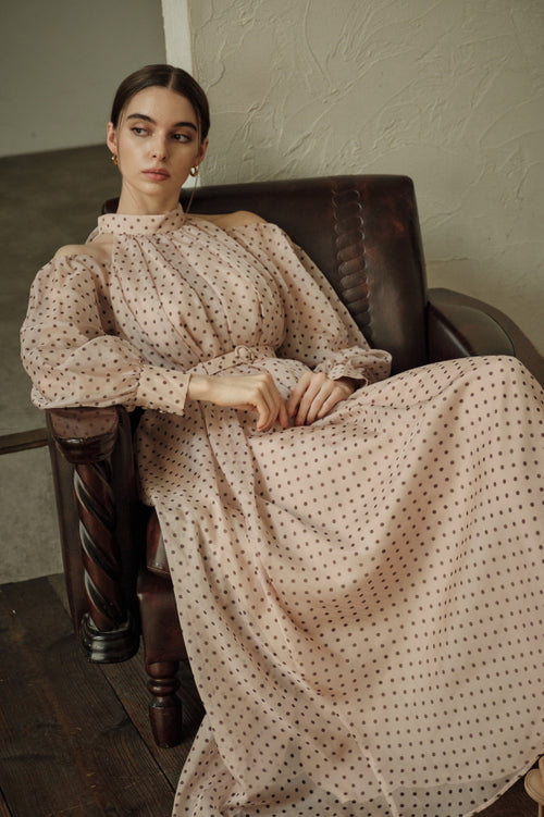 9月8日19時予約開始　Open Shoulder Dot Dress <br> -Mauve DOT-