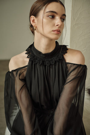 9/8 19時予約開始<br>Open Shoulder Lace Dress <br> -Black-