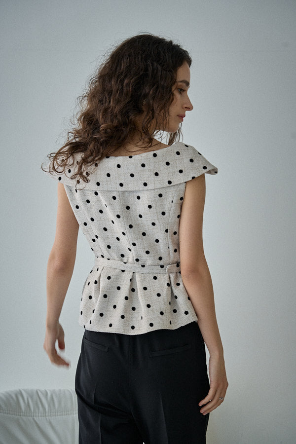 ERADIE オフショルワイドカラー TOP Ivory ERADIE ブラウス シャツ Off-shoulder wide collar TOP
