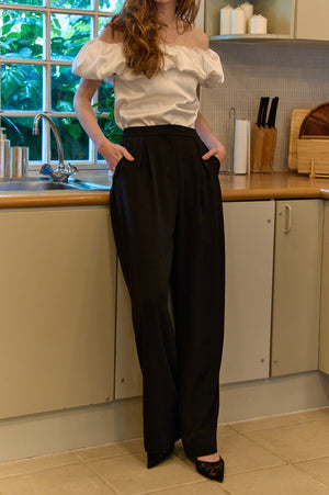 Inverted Tuck Flow Wide Pants <br> -Black / 2size-
