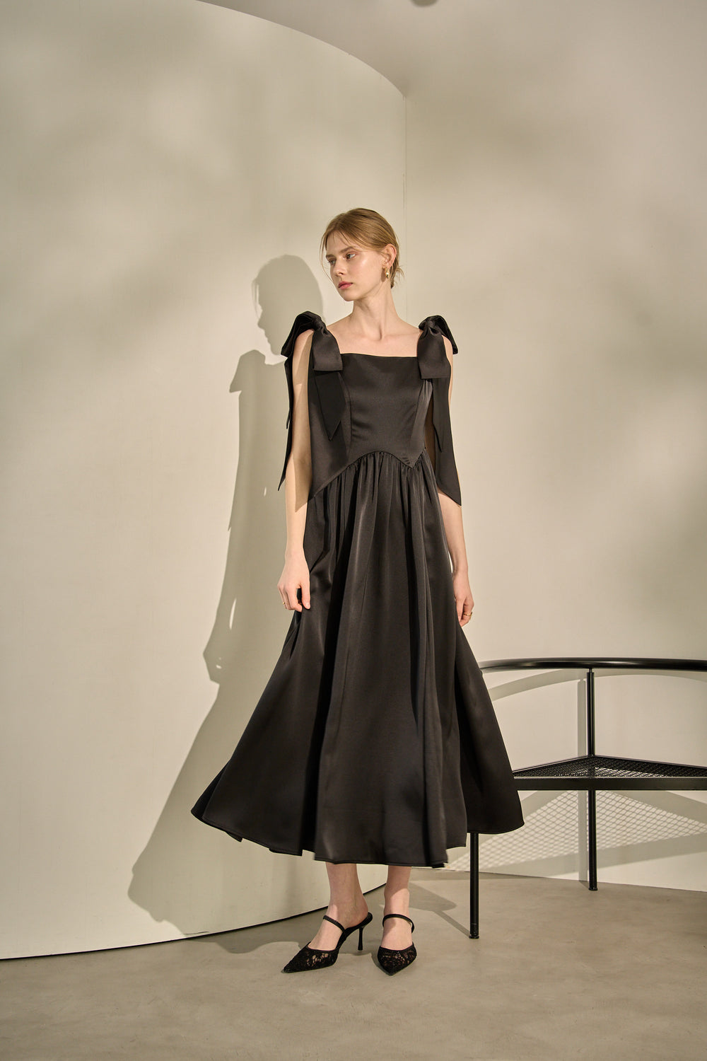 Double-Shoulder Ribbon Dress <br> -Black-