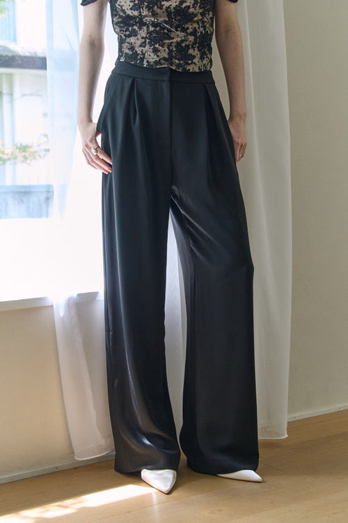 Inverted Tuck Flow Wide Pants <br> -Black / 2size-