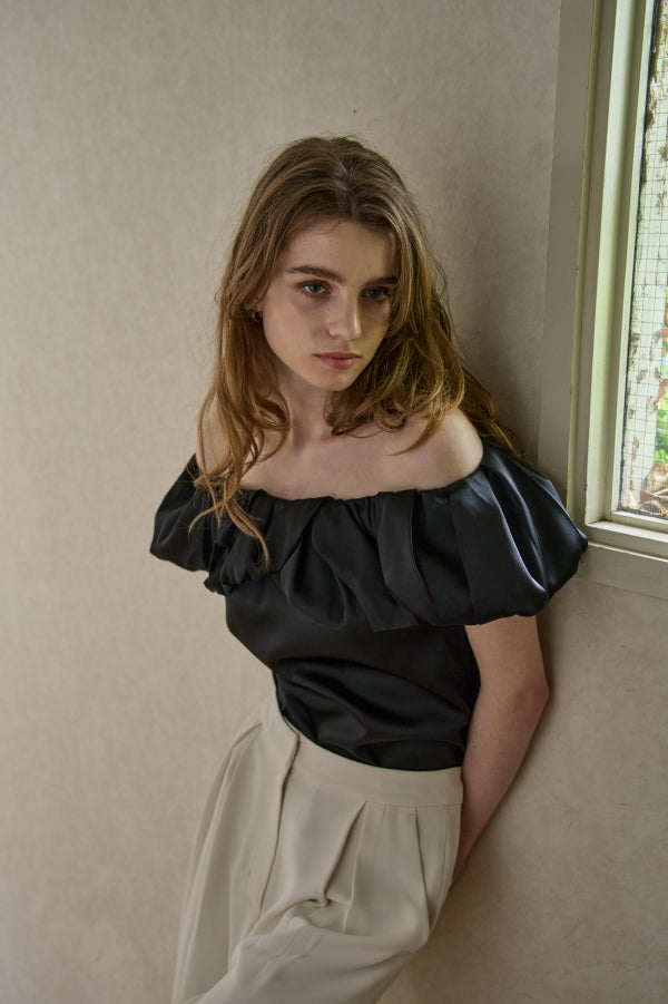 Satin Cape Top <br> -Black-