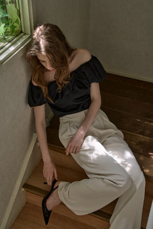 Satin Cape Top <br> -Black-