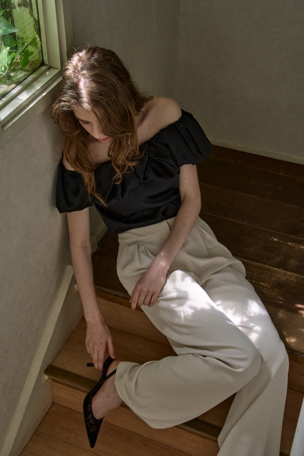 Satin Cape Top <br> -Black-