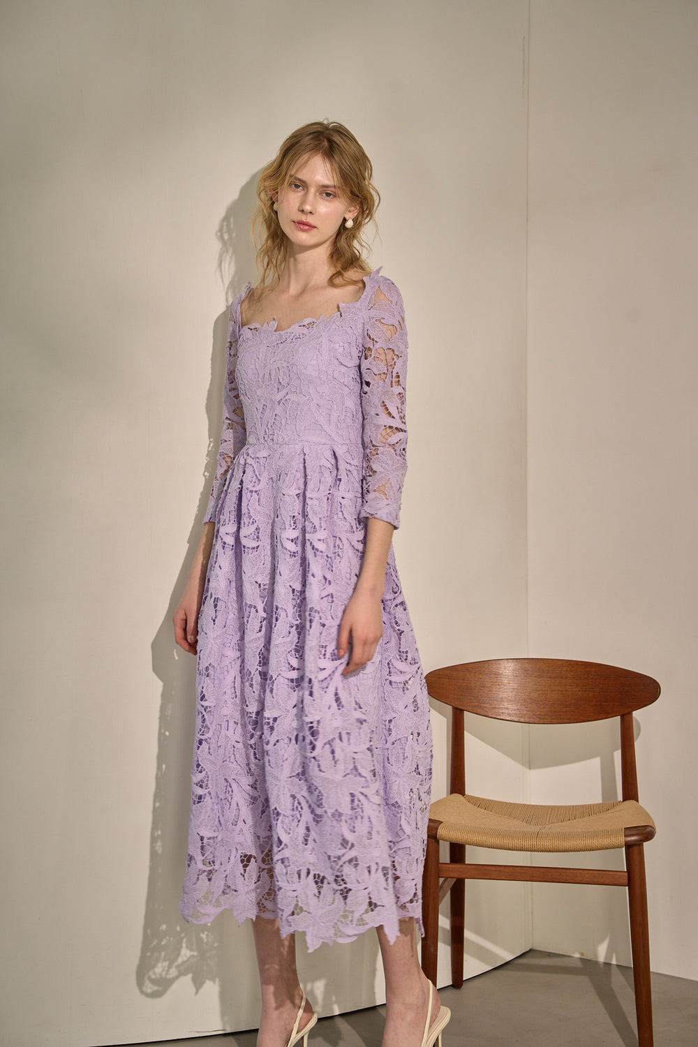 Élise Square-Neck Lace Dress  <br> -Lavender-