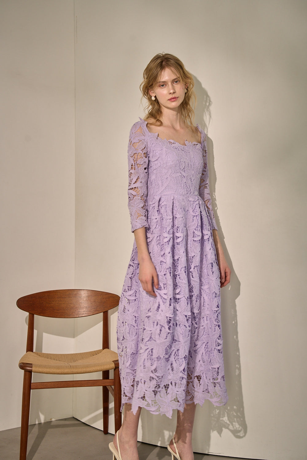 Élise Square-Neck Lace Dress  <br> -Lavender-
