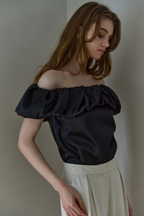 Satin Cape Top <br> -Black-
