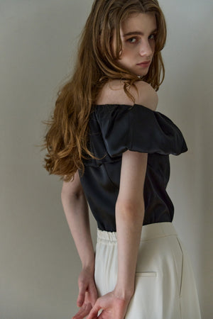 Satin Cape Top <br> -Black-