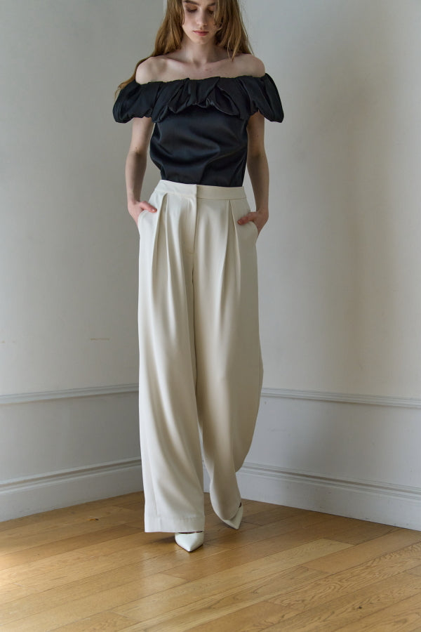 Inverted Tuck Flow Wide Pants <br> -Off / 2size-