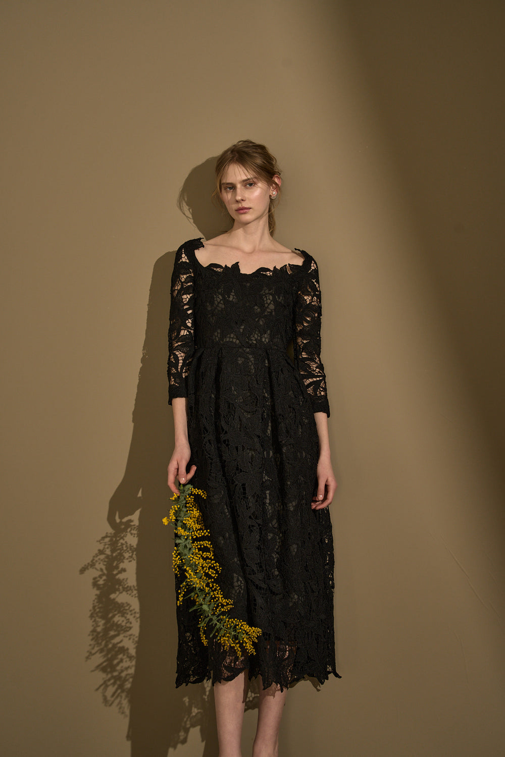 Élise Square-Neck Lace Dress  <br> -Black-