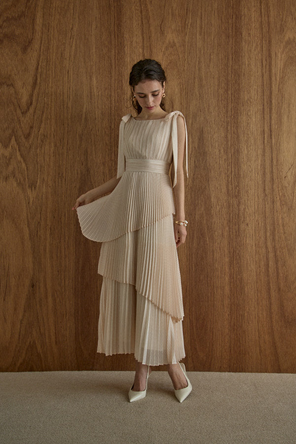 エラディエ　アイボリー プリーツ パーティードレス Pleated tiered dress -Ivory- – ERADIE