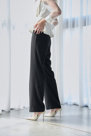 Center tack press straight pants <br> -Black-