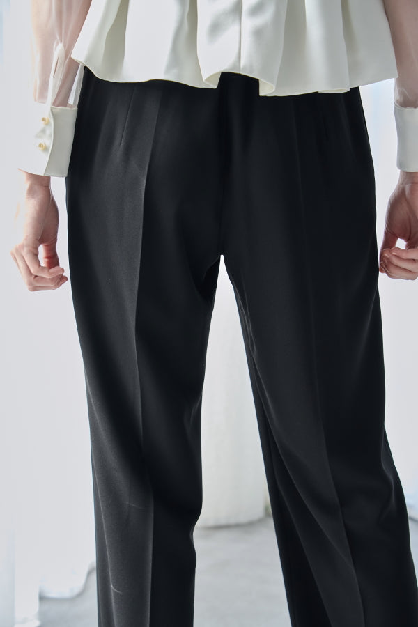 Center tack press straight pants <br> -Black-