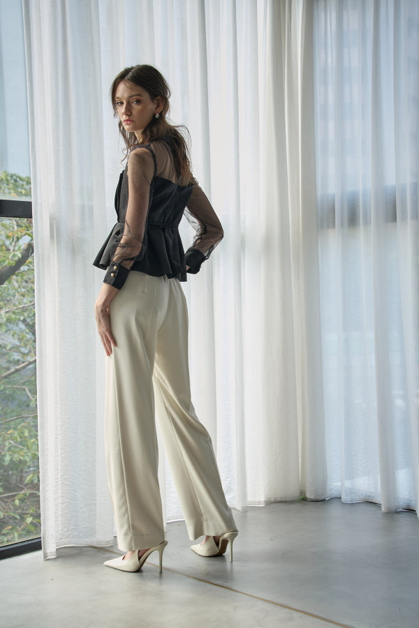 Center tack press straight pants  <br> -Off-