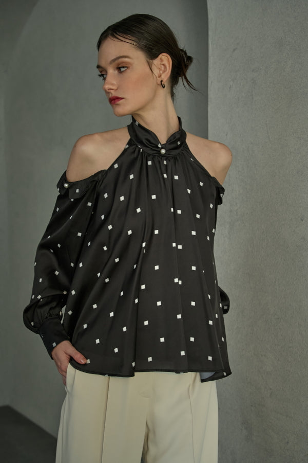 Halter neck Open shoulder blouse <br> -Black-